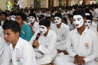 Students singing Mangala Arathi